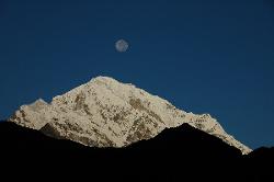 Moon over the summits in the west near Rolwaling.