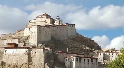 Gyantse it Tibet's third-largest city and is dominated by the old fort that overlooks the city and the monastery.