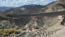 Gyantse monastery and Kumbum as seen from the top of the fort.
