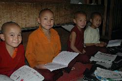 It is difficult to find a place to stay, but where lucky and are welcomed by the local monastery which educates young monks from the area. It is supported by a French NGO.