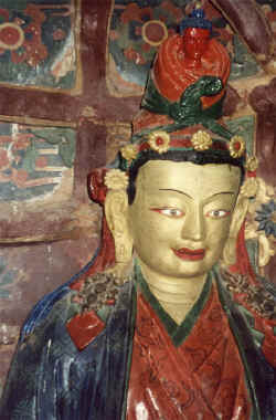 Statue in Kumbum in Gyantse