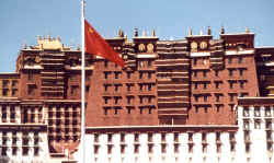 Chinese flag in front of Potala